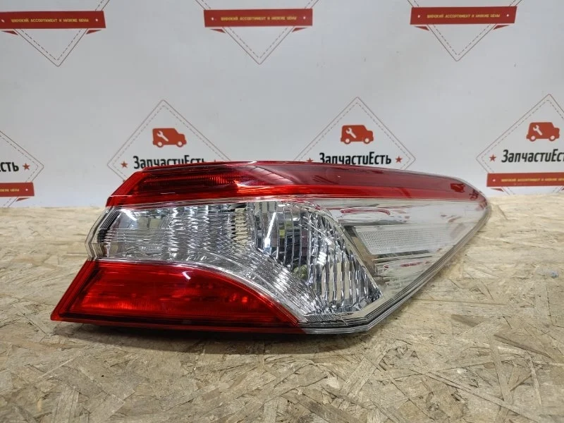 Фонарь задний правый Toyota Camry 2018-нв 8155133660 V70