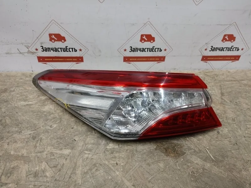 Фонарь задний левый Toyota Camry 2017-2024 8156033690 V70