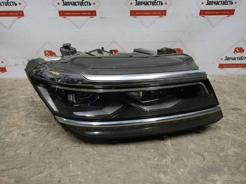 Фара правая Volkswagen Tiguan 2 2016-2020 5NB941114A MK2