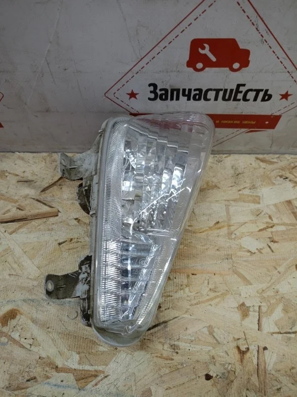 Указатель поворота в бампер Toyota Camry 2014-2018 8151033120 V55