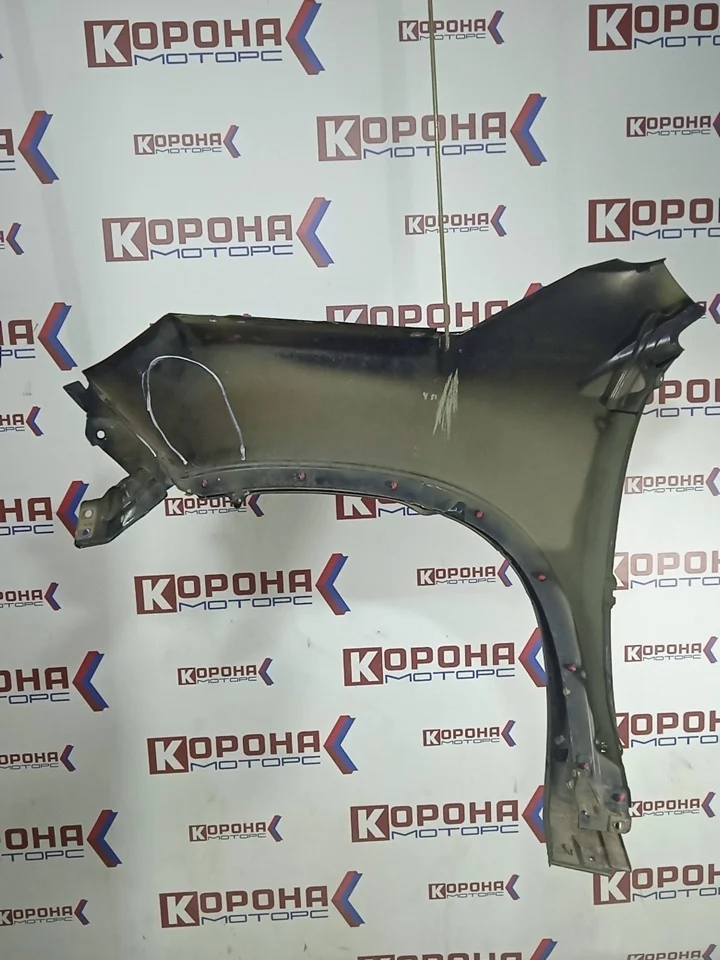 Крыло переднее правое Б/У мятое