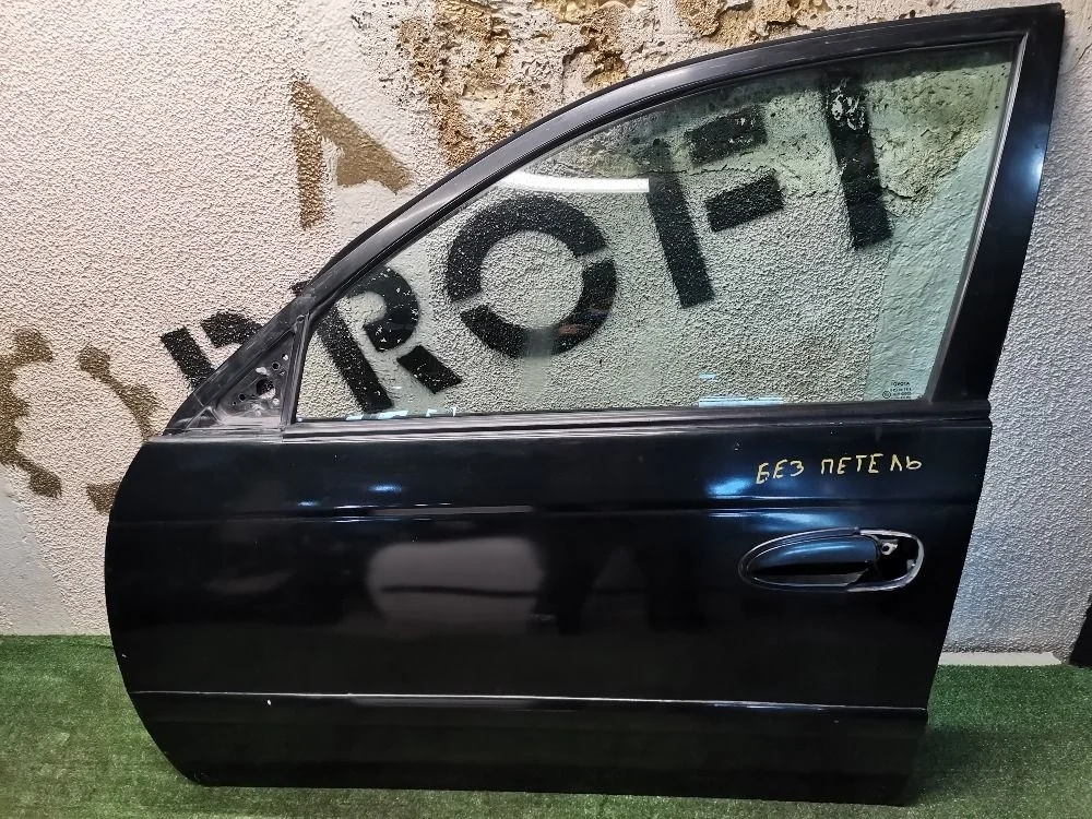 дверь передняя левая Toyota Avensis (T220)