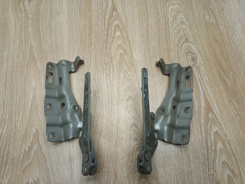 Петля капота Mercedes 2006 W203