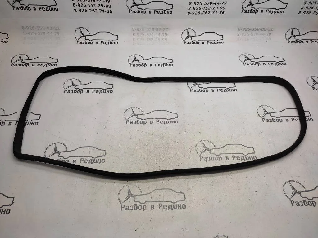 Уплотнитель дверного проема ( на кузове ) Mercedes-Benz