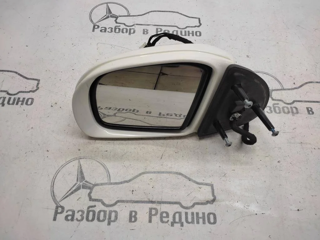 Зеркало левое Mercedes-Benz