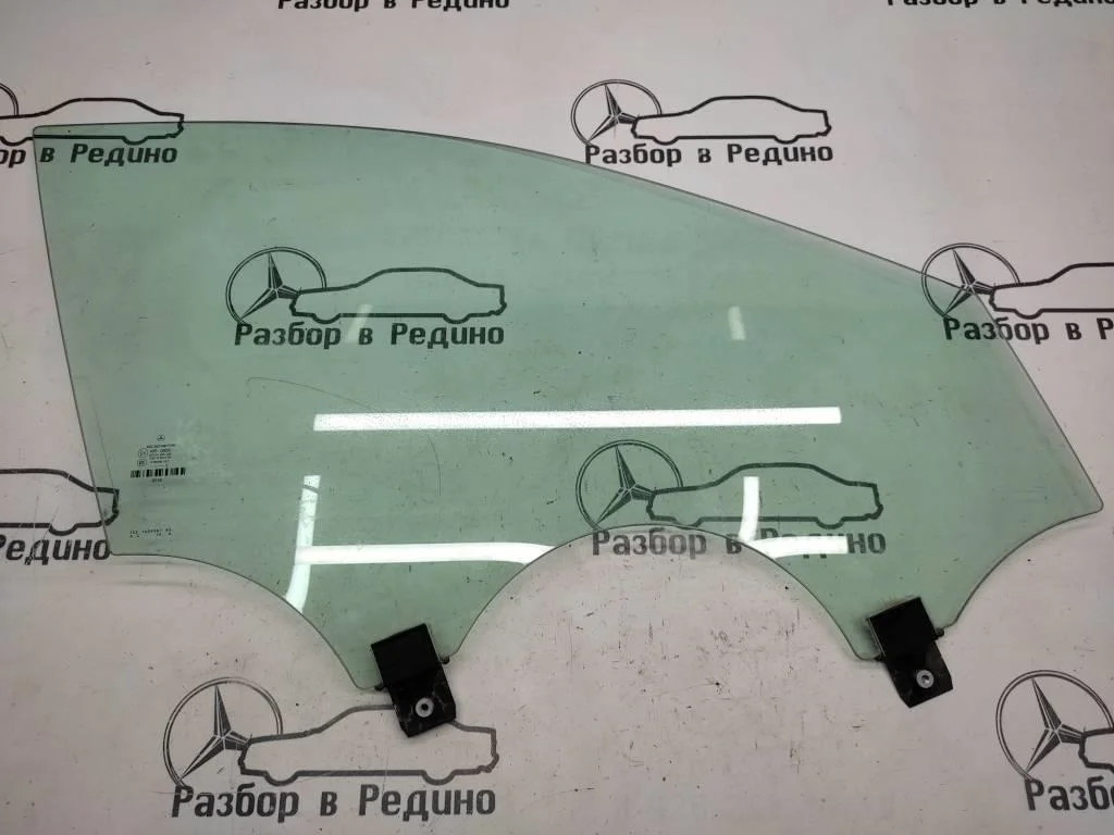 Стекло переднее правое Mercedes-Benz
