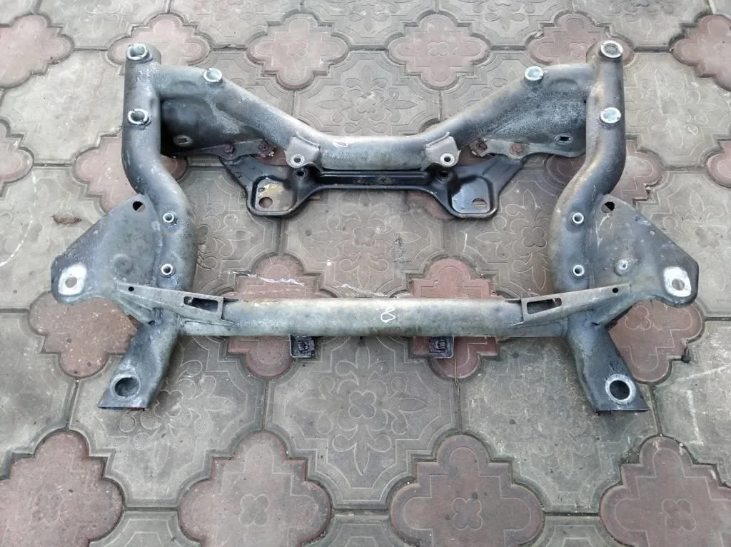 Подрамник передний Mercedes-Benz