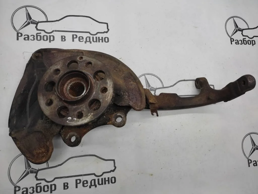 Кулак поворотный передний левый Mercedes-Benz