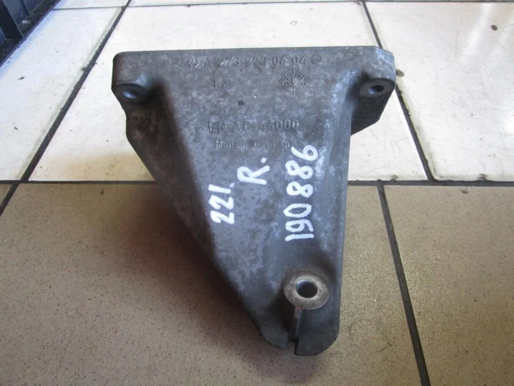 Лапа правая Mercedes-Benz