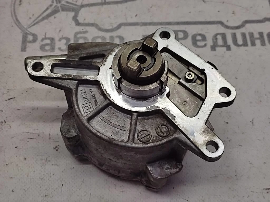 Насос вакуумный Mercedes-Benz