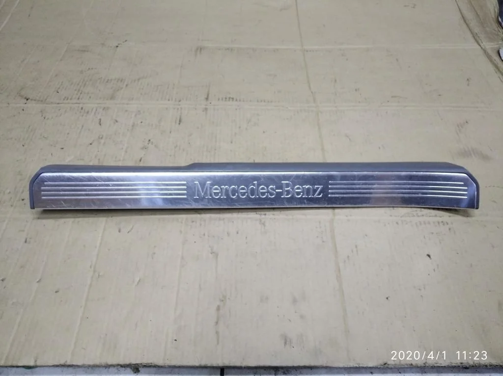 Накладка порога внутренняя Mercedes-Benz