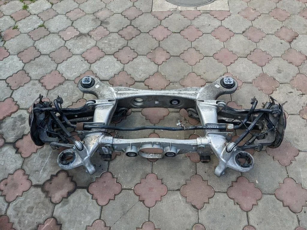 Подрамник задний Mercedes-Benz