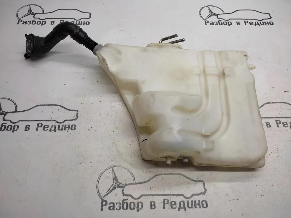 Бачок омывателя Mercedes-Benz