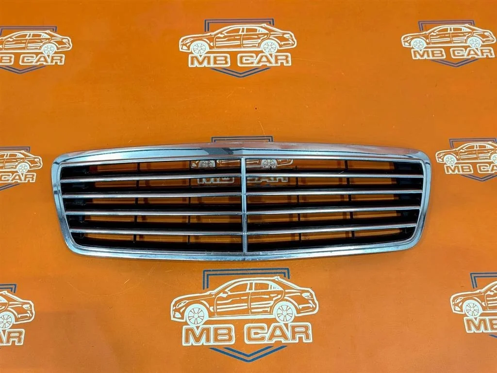 Решетка радиатора Mercedes-Benz