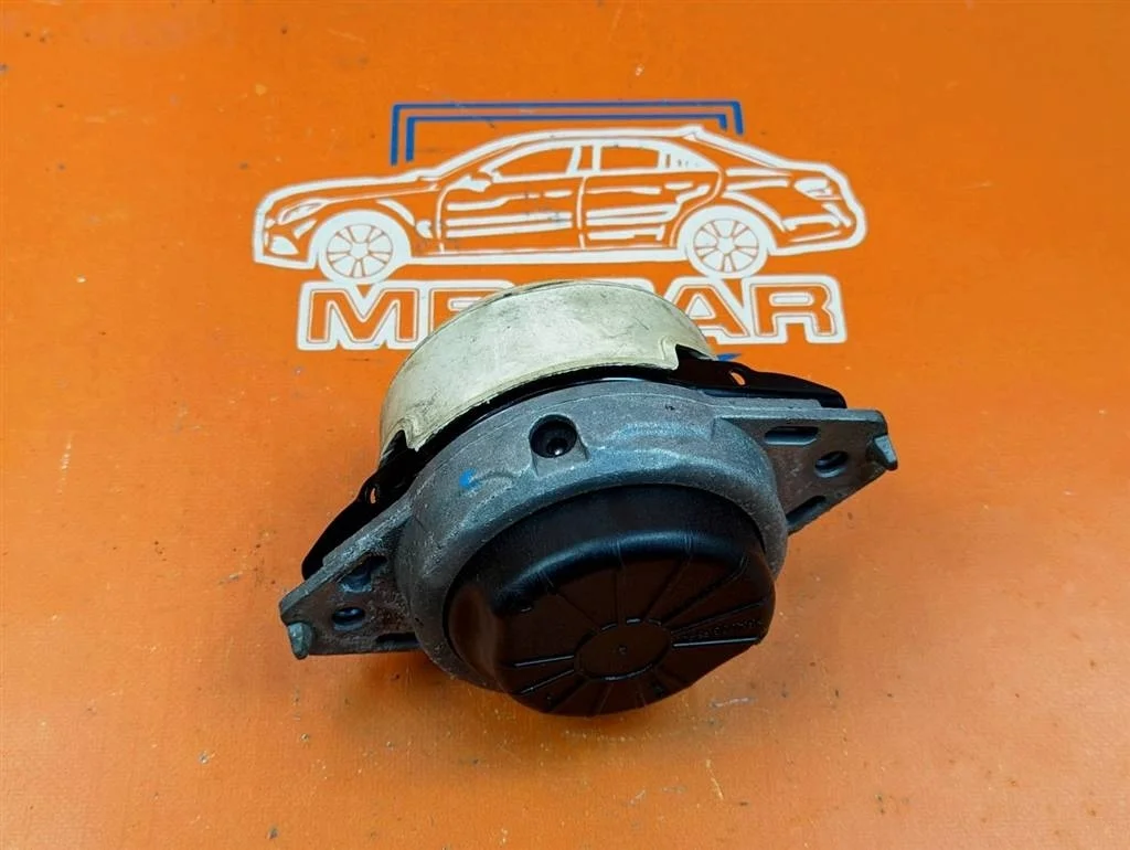 Опора двигателя Mercedes-Benz