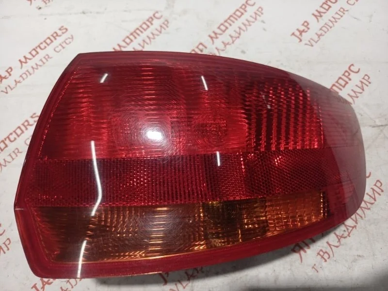 Фонарь задний задний правый Audi A3 8P AXX 2009