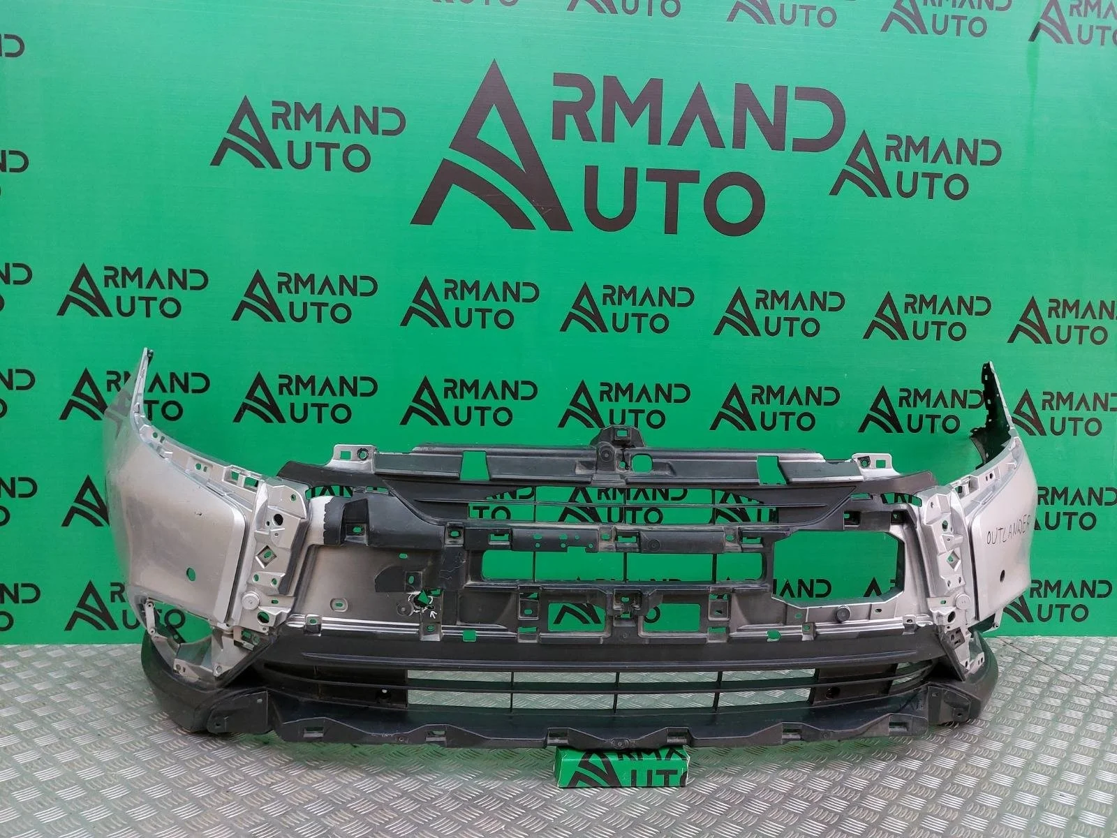 Бампер Mitsubishi Outlander 2015-2018 3