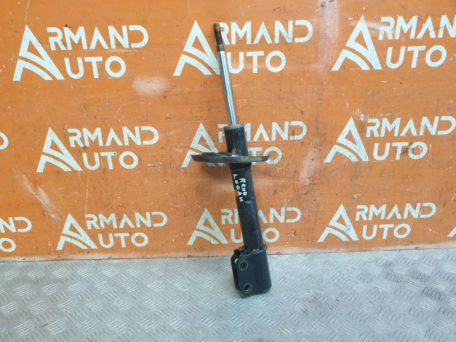 Стойка амортизатора Renault Sandero 2013-2022