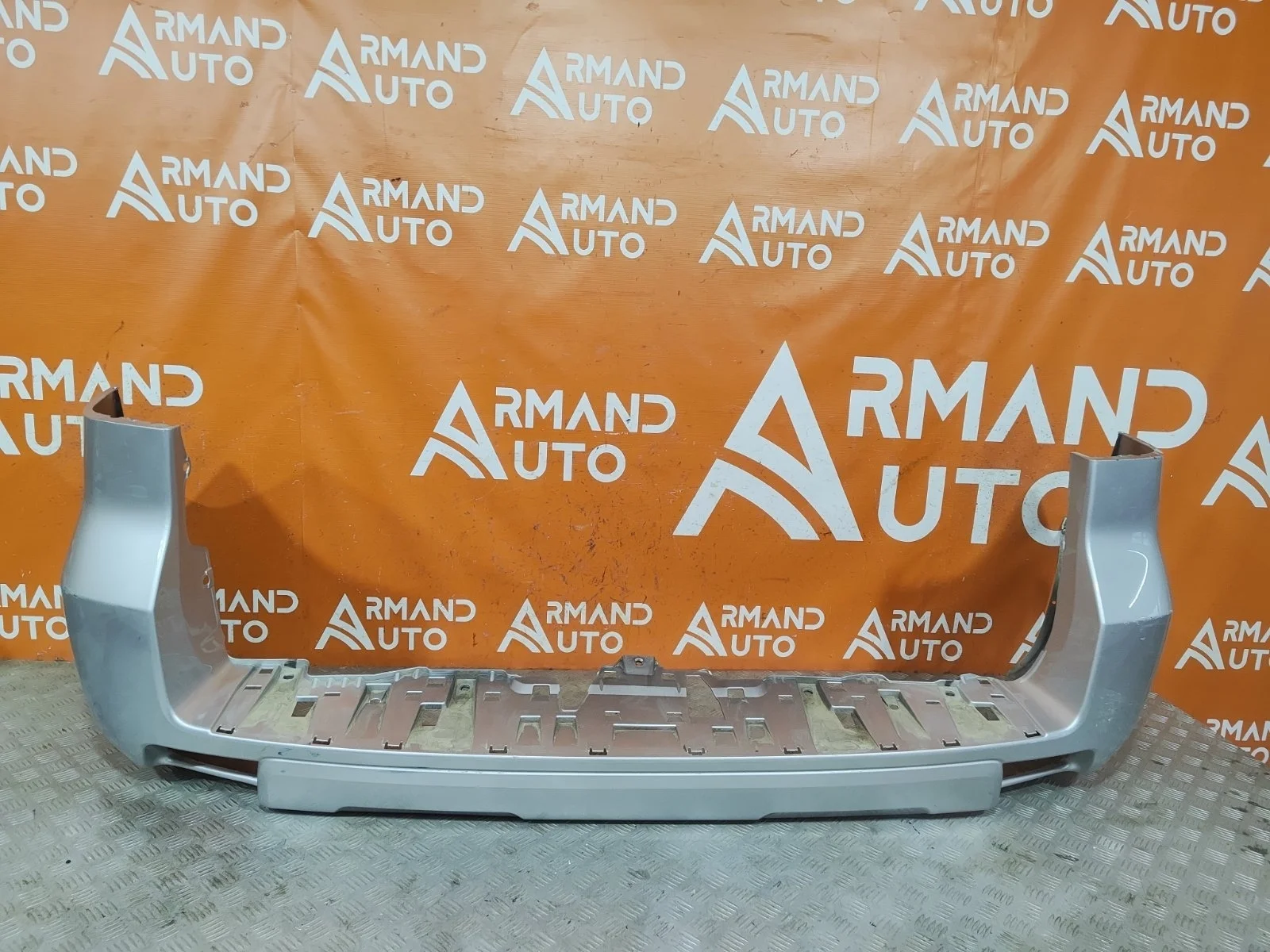 Бампер Toyota Land Cruiser Prado 2017-нв 150