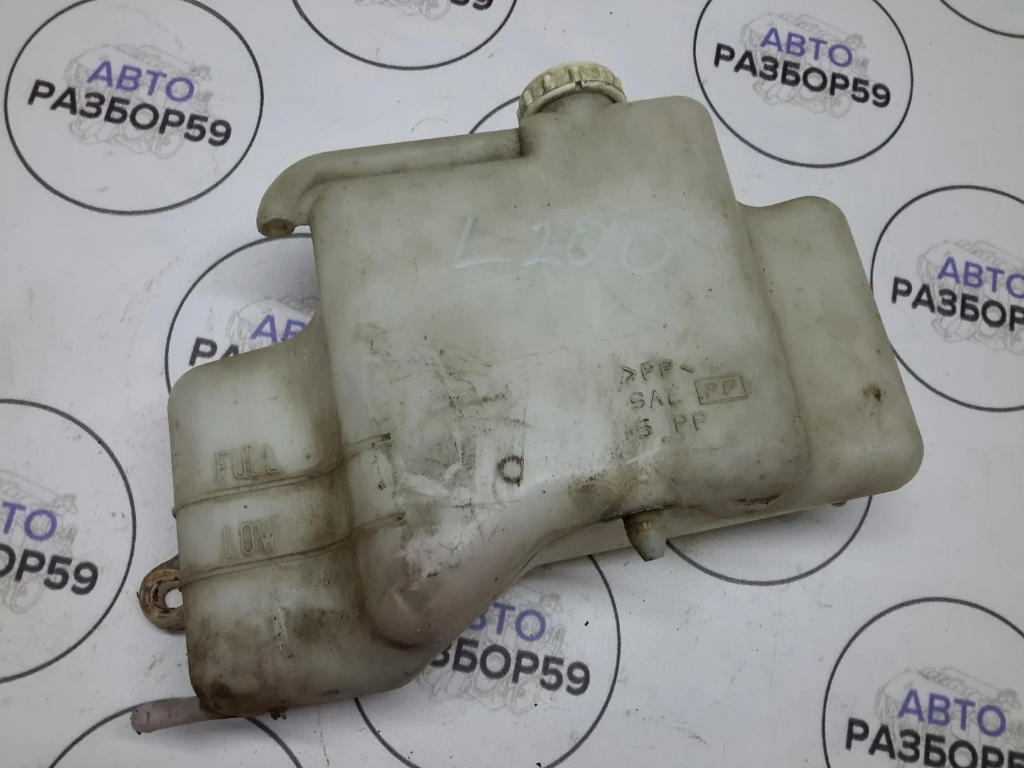 Бачок расширительный Mitsubishi L200 KB