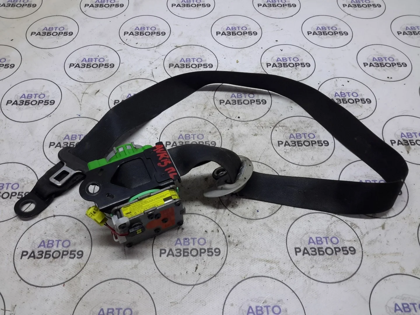 Ремень безопасности Toyota Auris 150