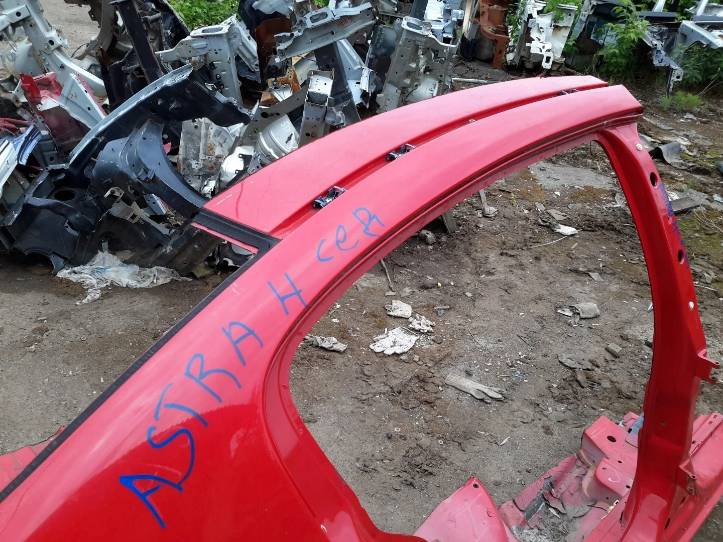 Стойка крыши правая Opel Astra H