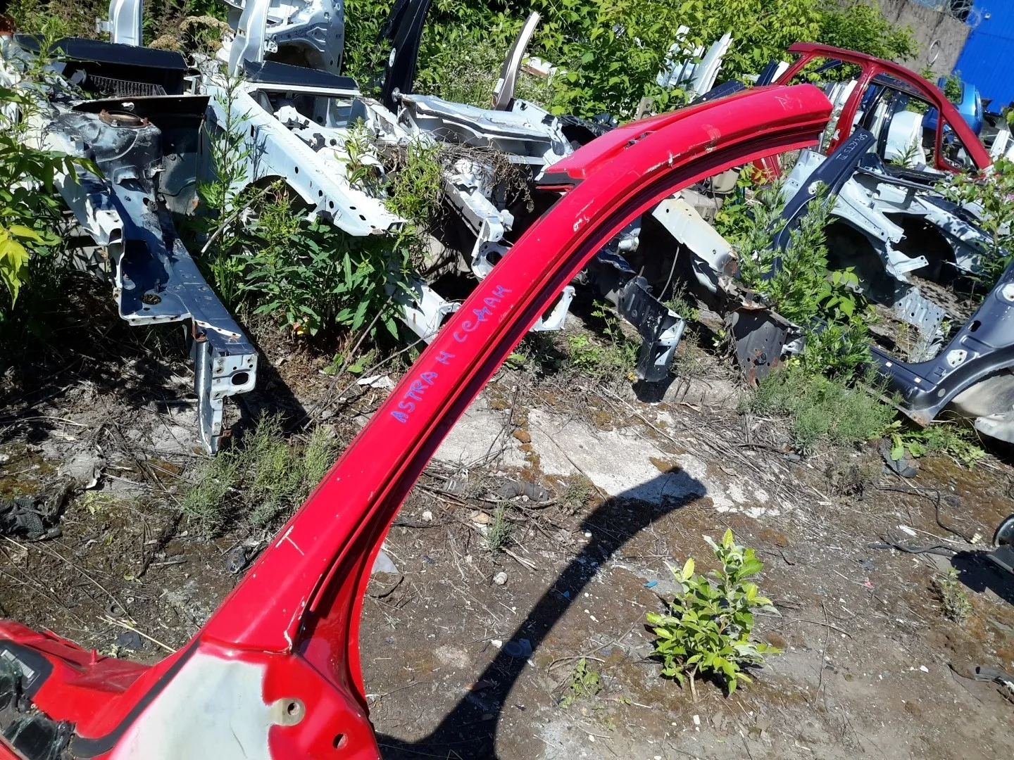 Стойка крыши левая Opel Astra H
