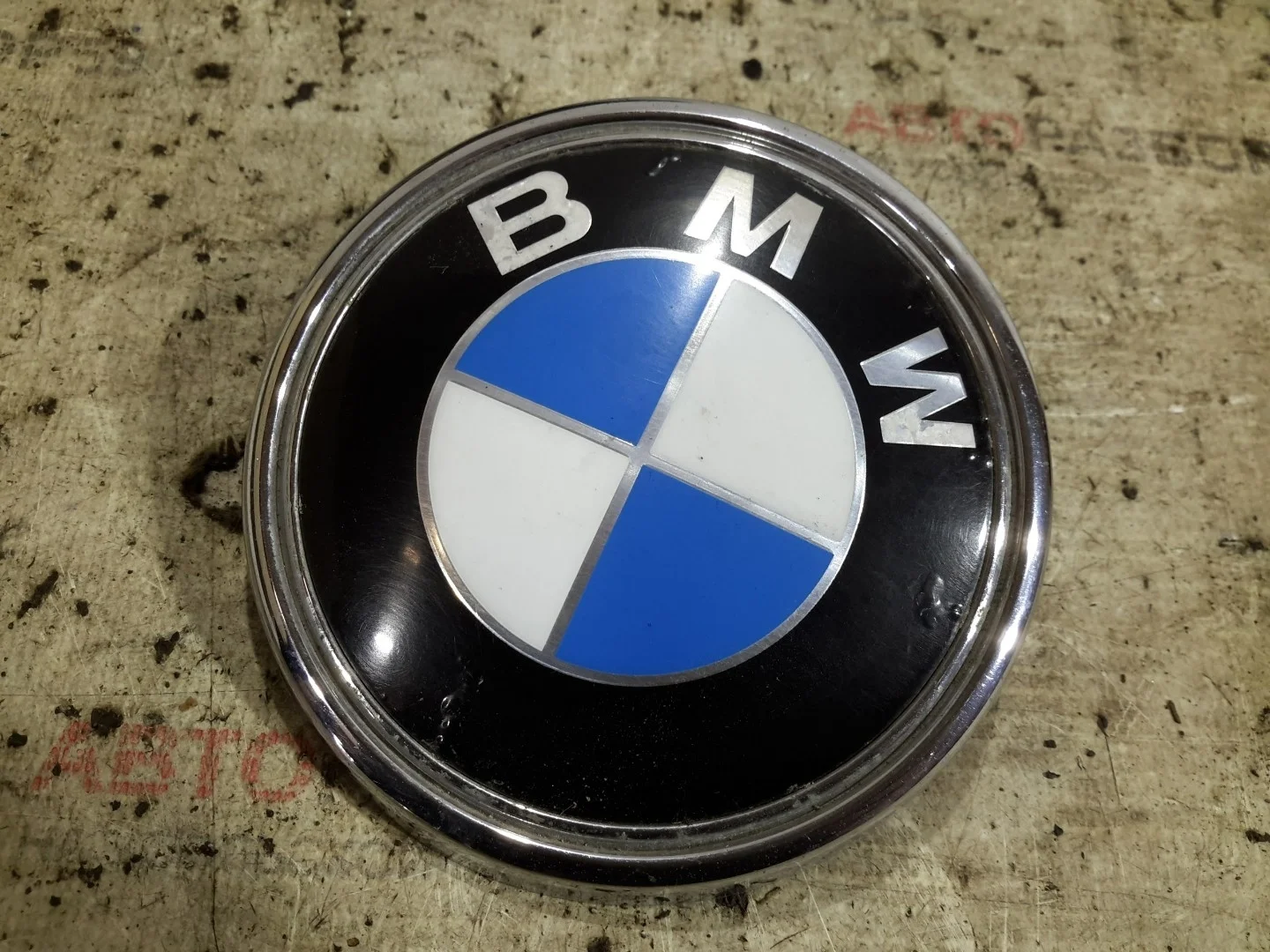 Эмблема BMW X3 E83