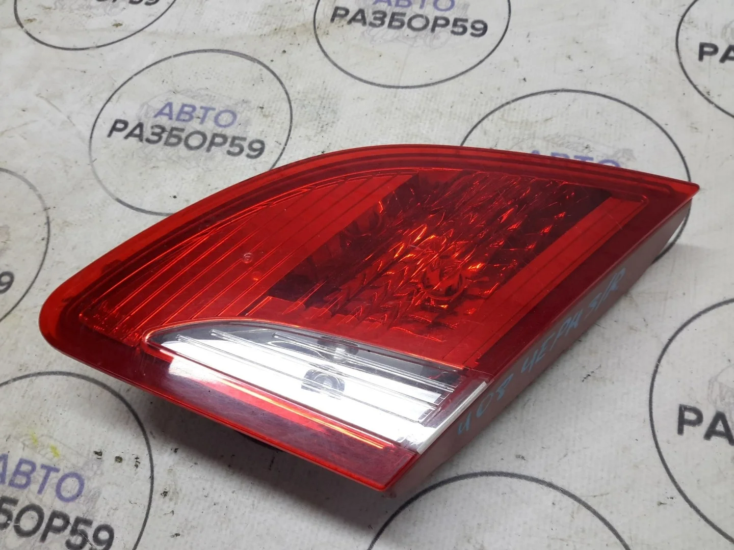 Фонарь правый Peugeot 408