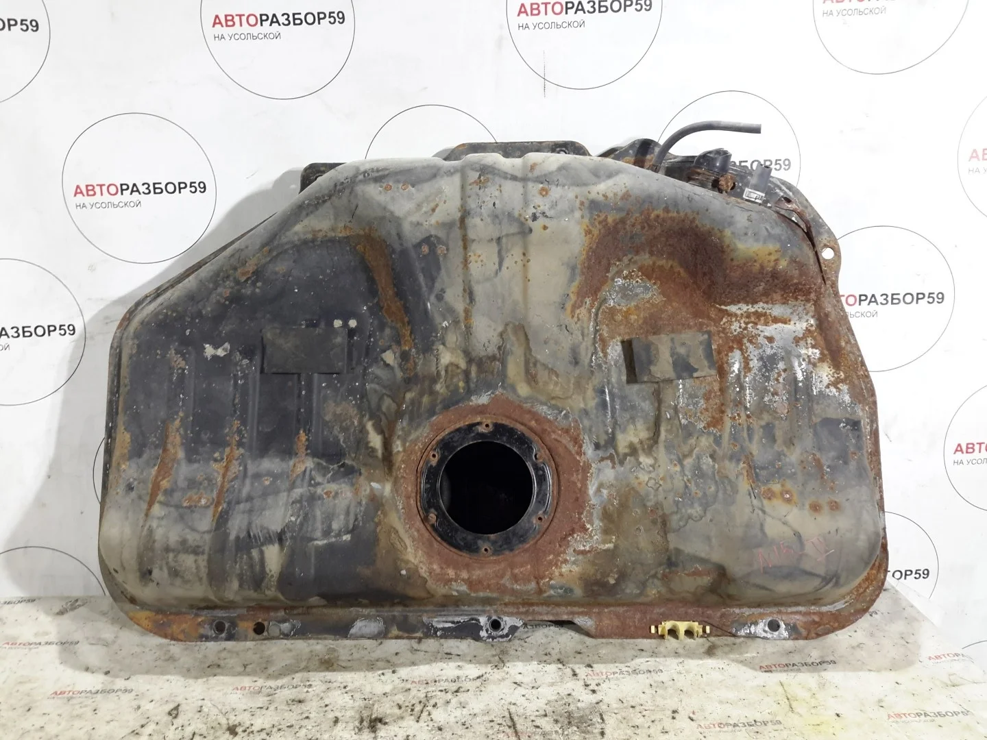 Бак топливный Nissan Almera N15