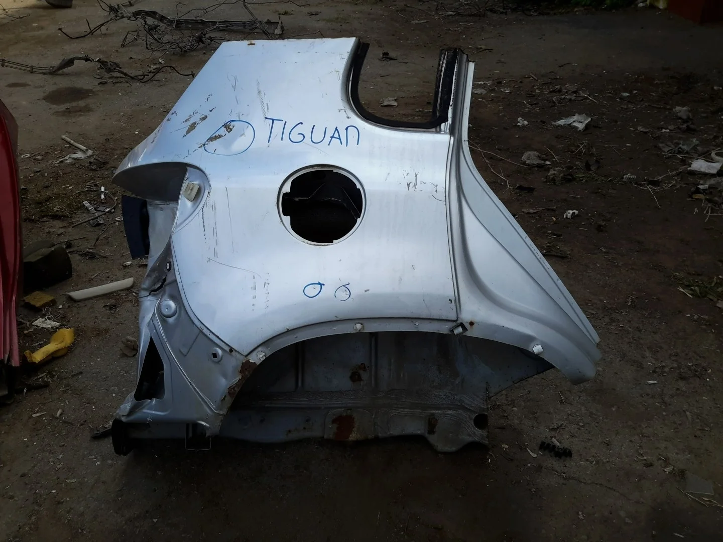 Крыло заднее правое Volkswagen Tiguan 1