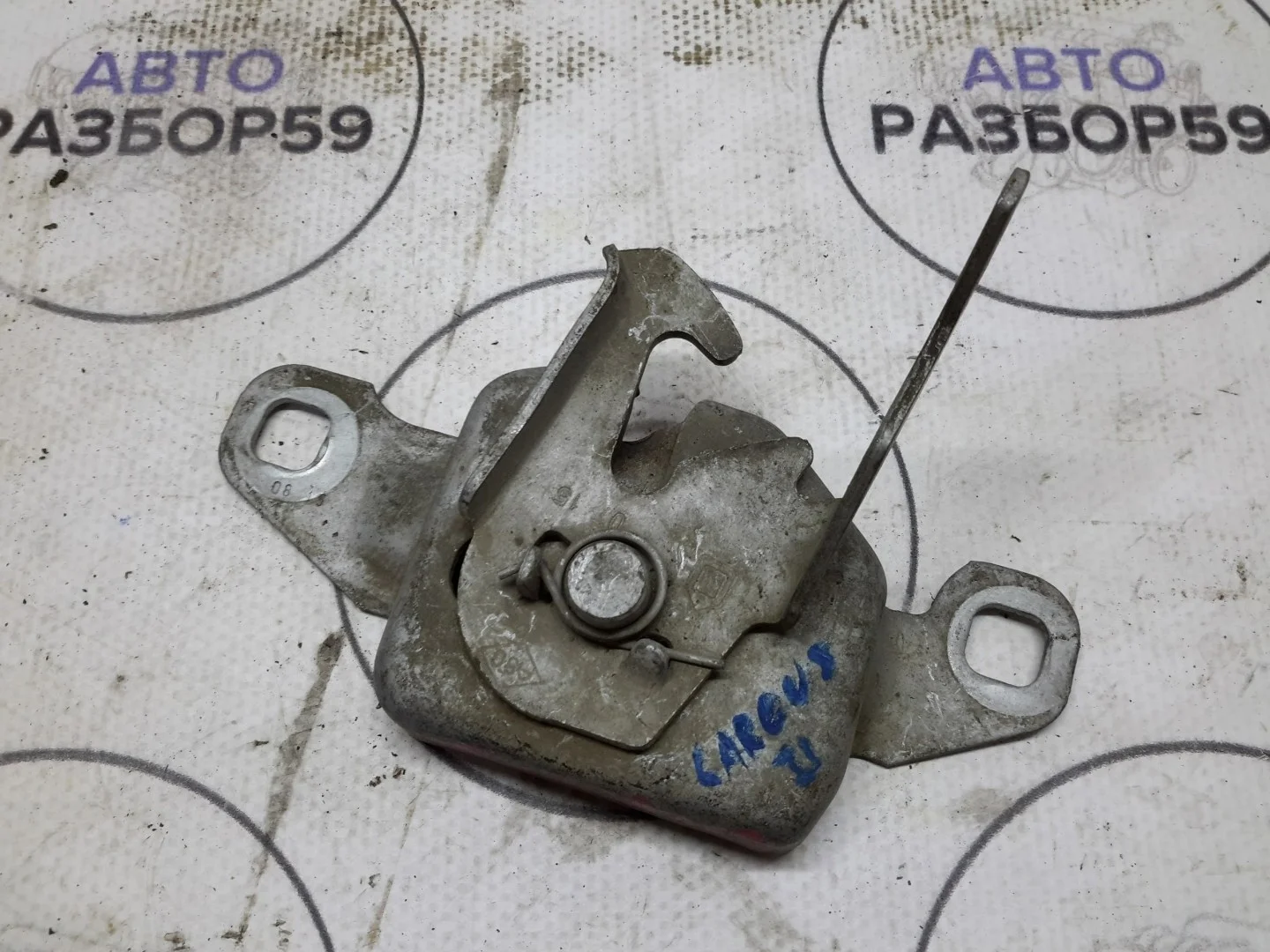 Замок капота Lada Largus
