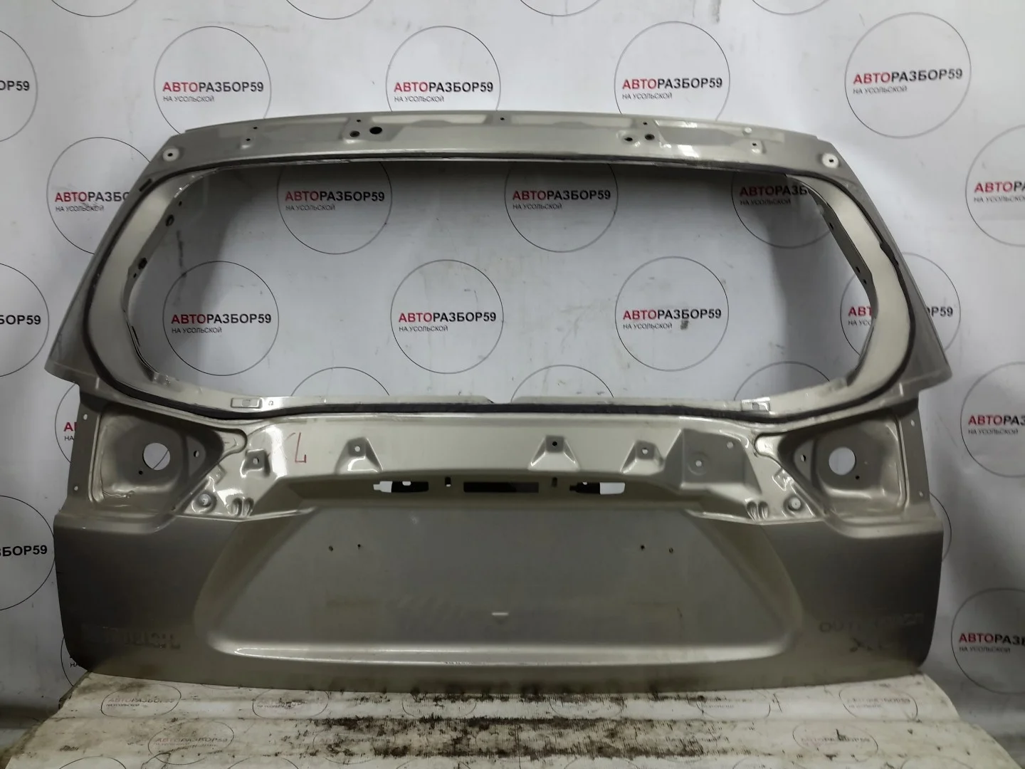 Дверь багажника Mitsubishi Outlander XL
