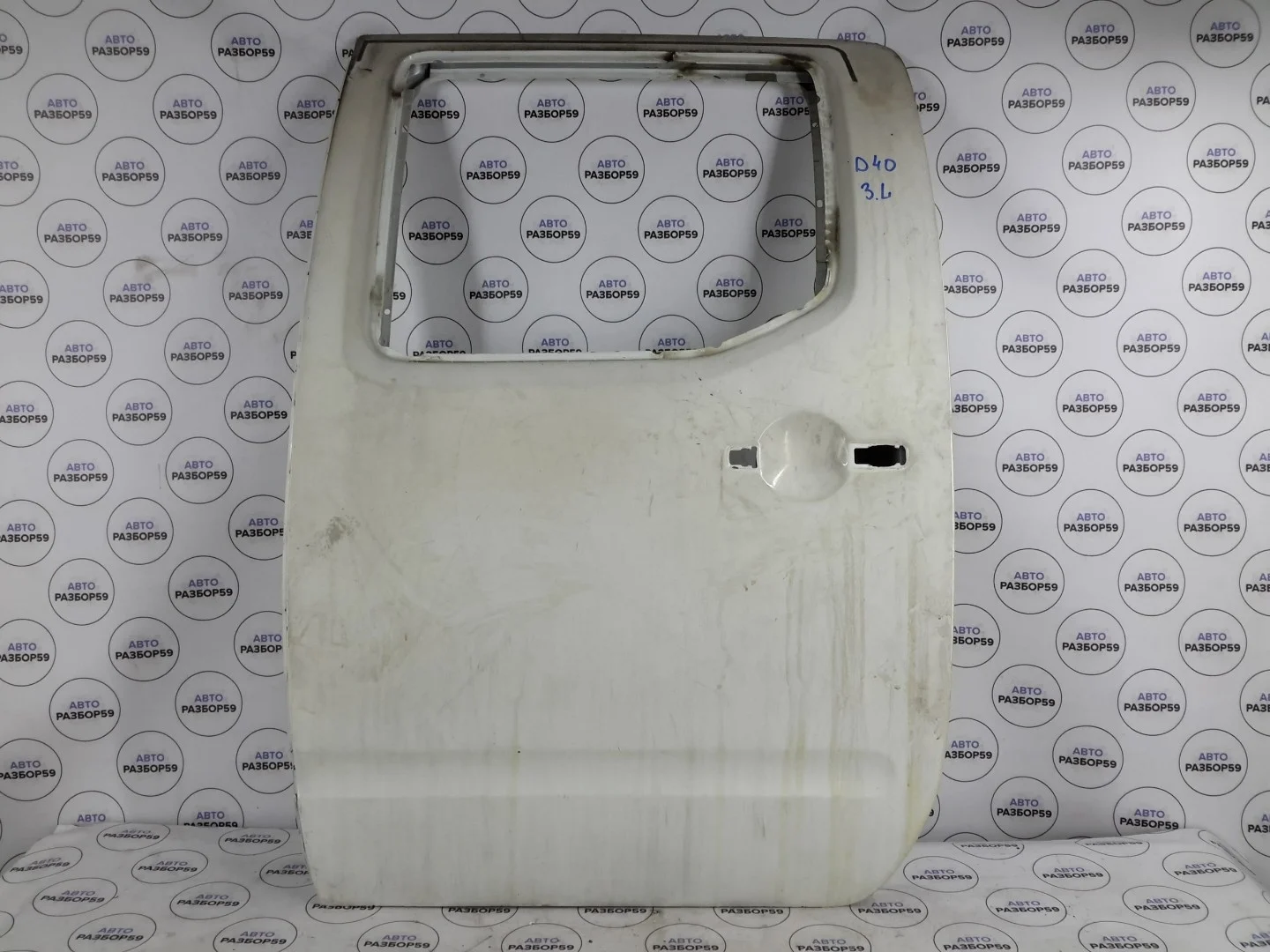 Дверь задняя левая Nissan Navara D40