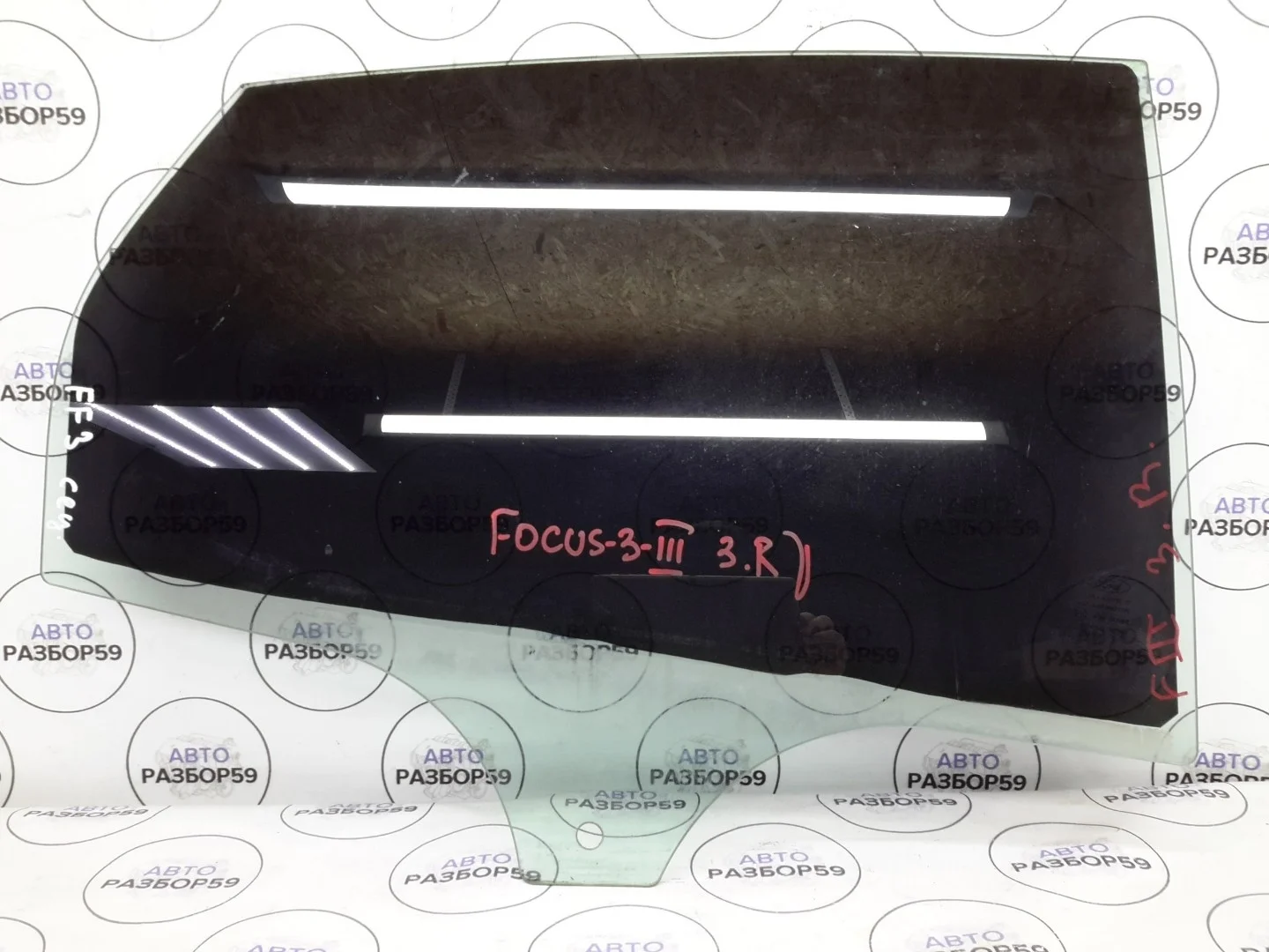 Стекло заднее правое Ford Focus 3
