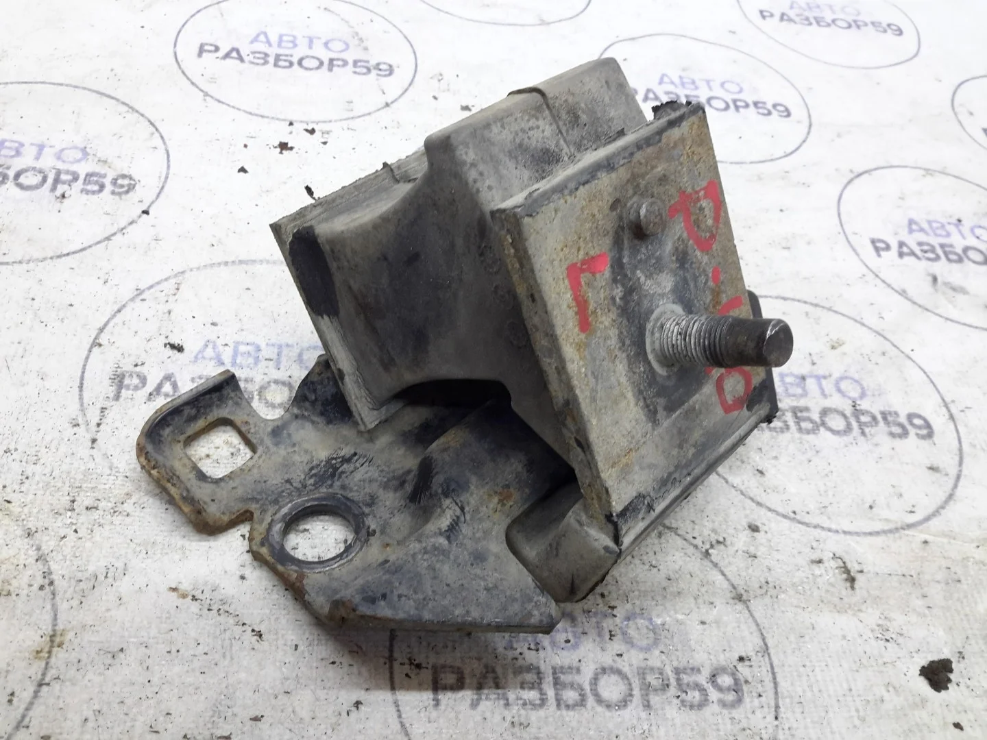 Опора двигателя Nissan Navara D40