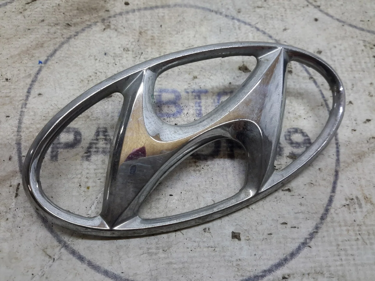 Эмблема Hyundai Sonata EF