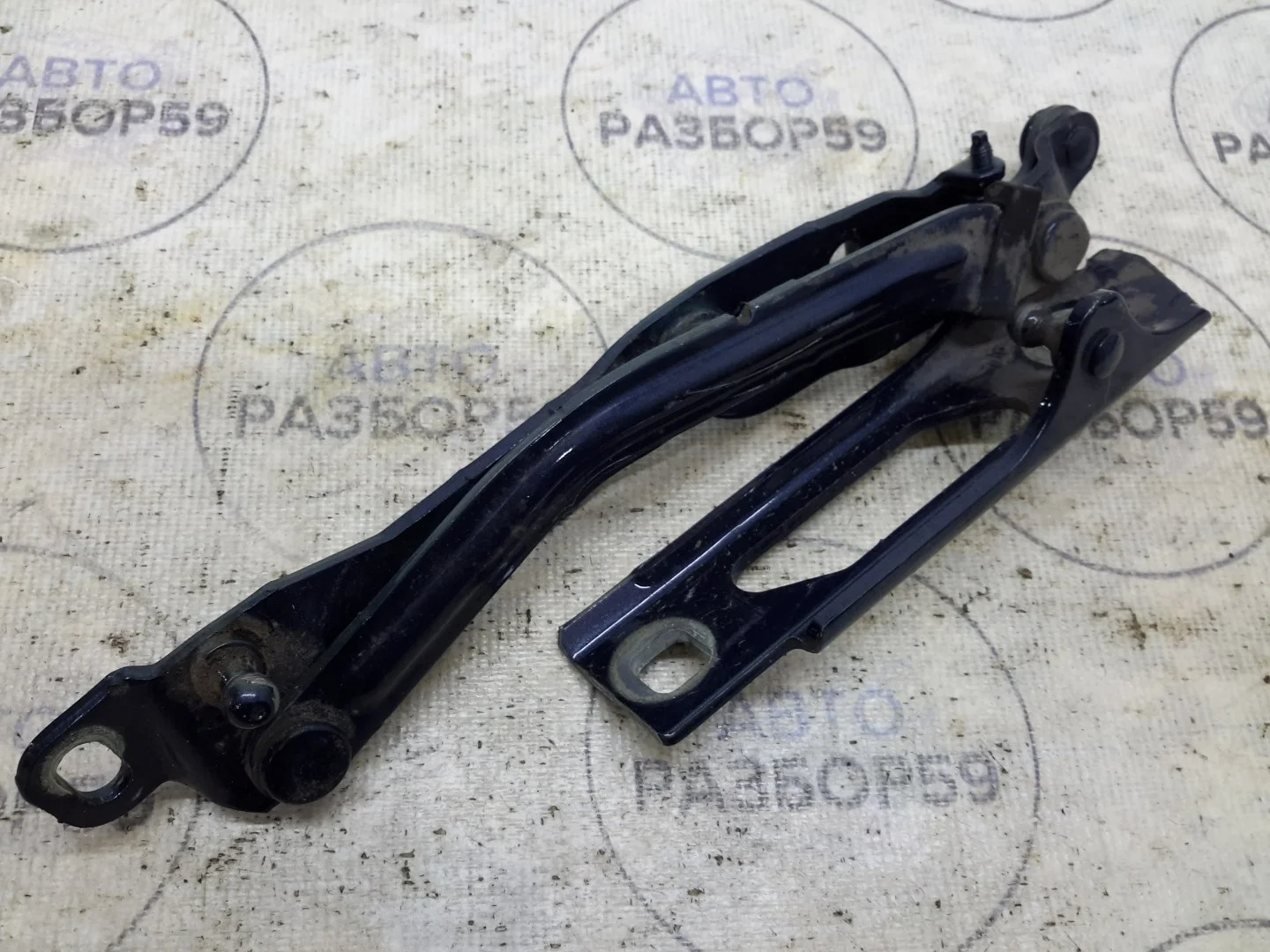 Петля багажника Opel Astra H