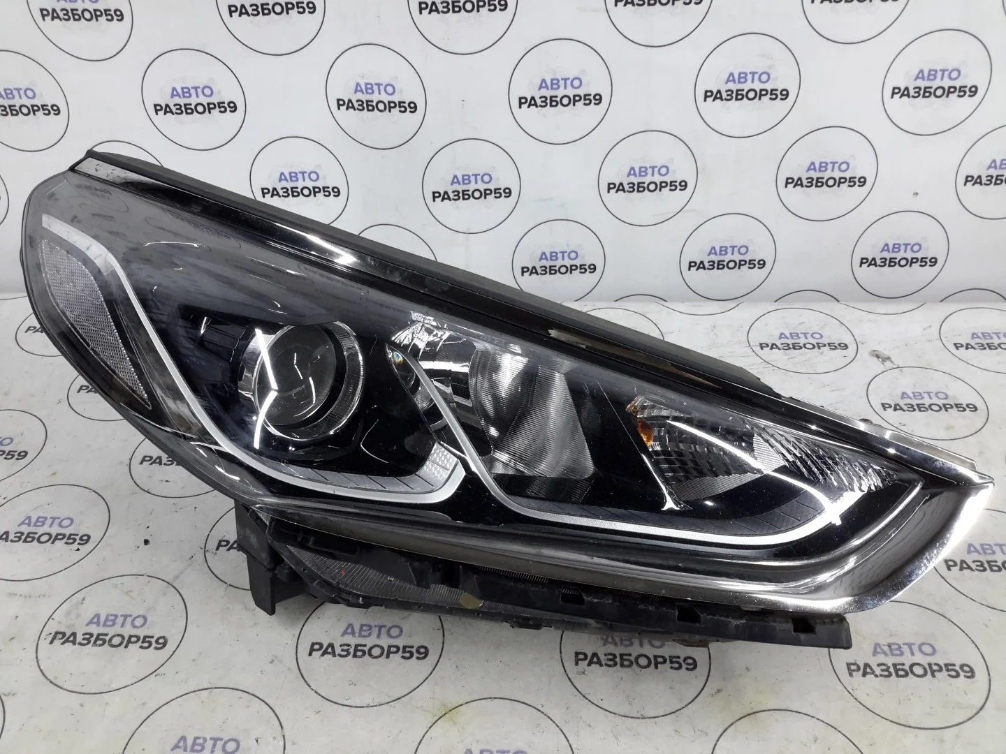 Фара правая Hyundai Sonata LF