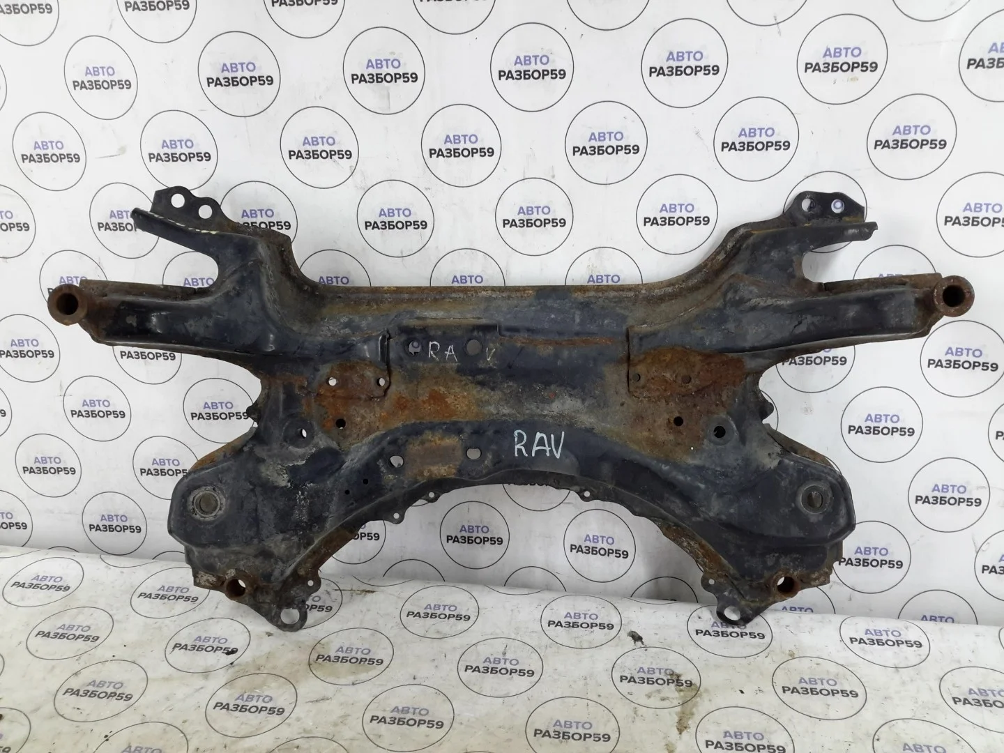 Подрамник передний Toyota RAV4 3