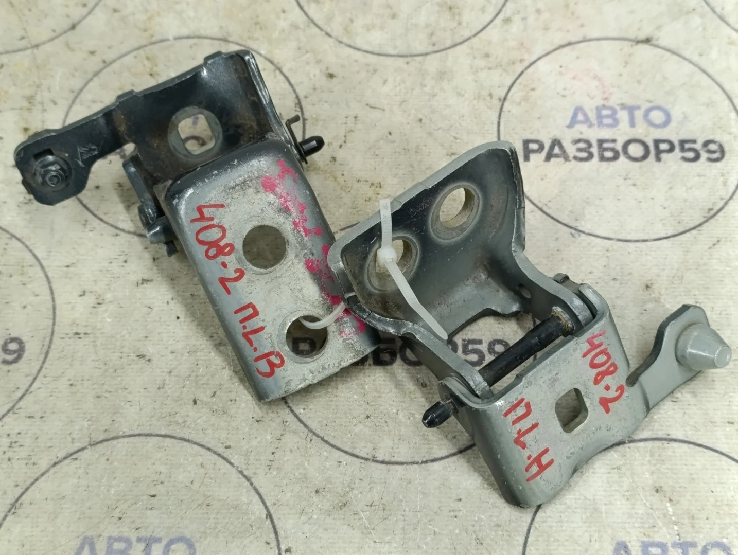 Петля двери Peugeot 408