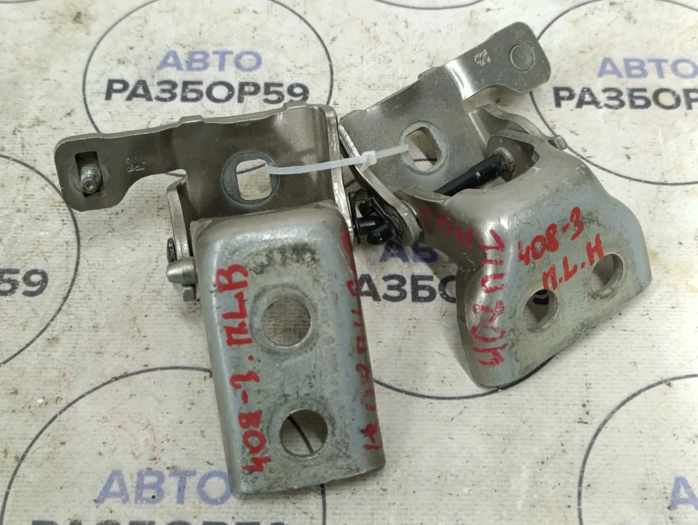 Петля двери Peugeot 408