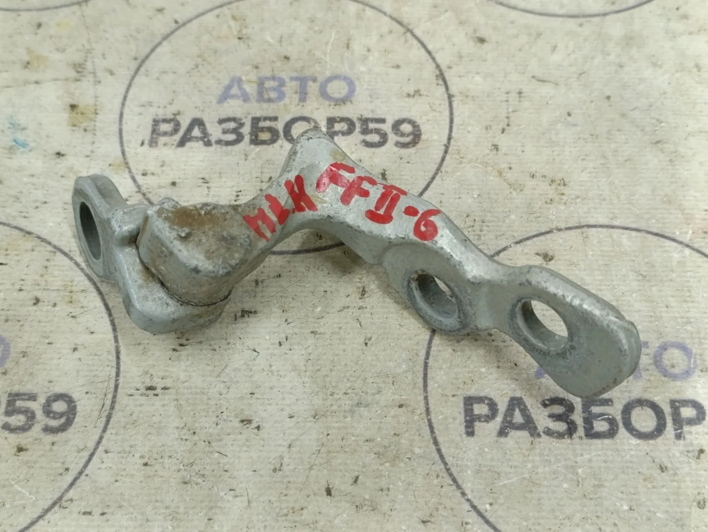 Петля двери Ford Focus 2