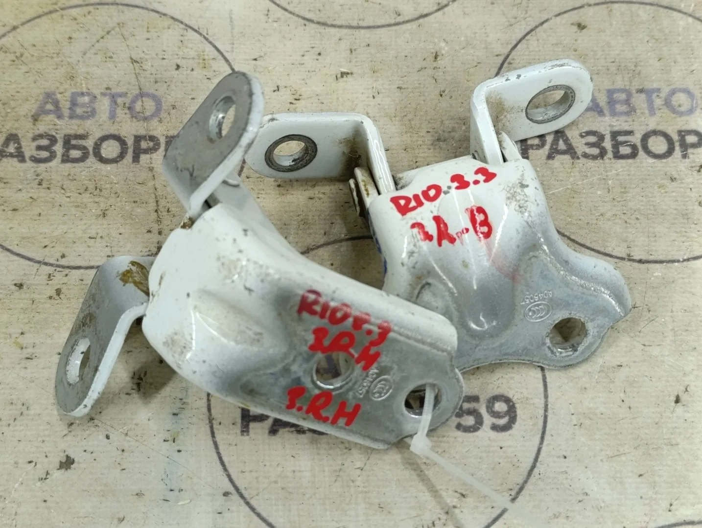 Петля двери KIA RIO 3 QB