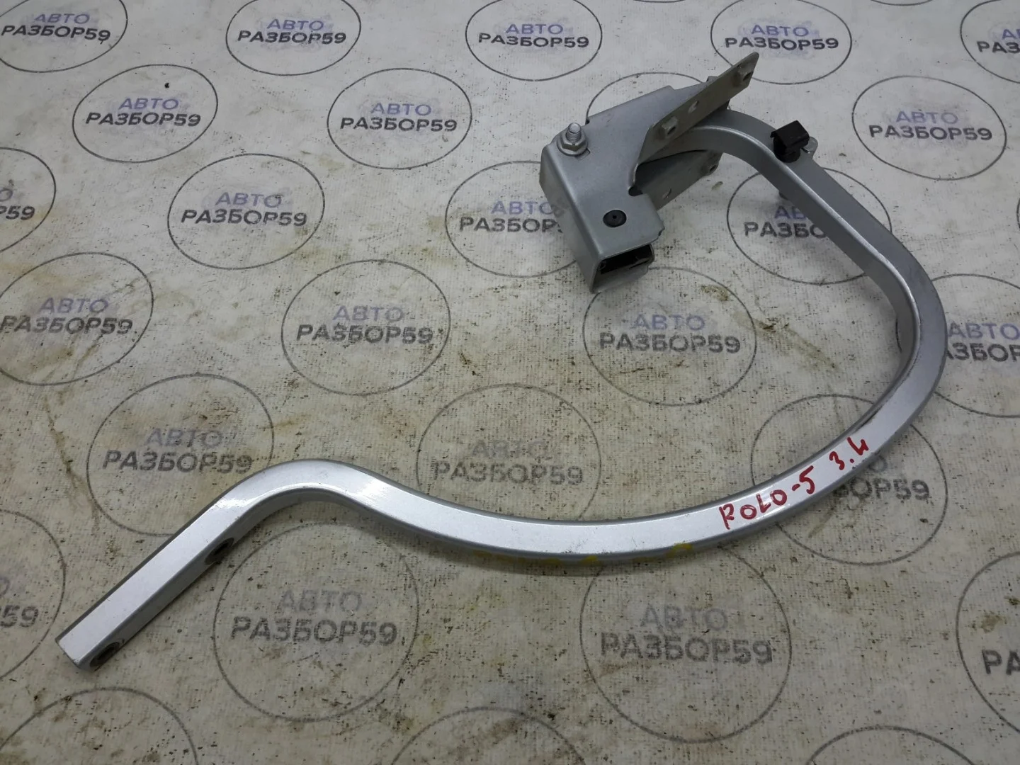 Петля багажника Volkswagen Polo 5