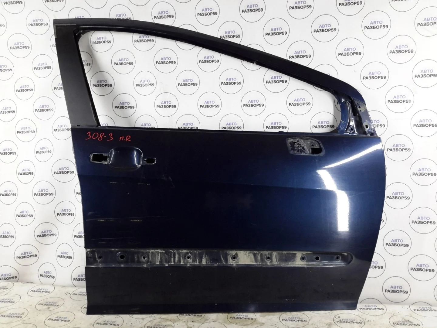 Дверь передняя правая Peugeot 308
