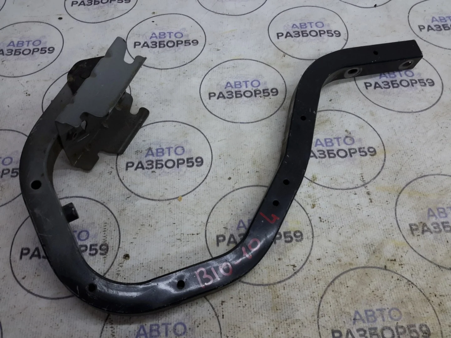 Петля багажника Nissan Almera Classic B10
