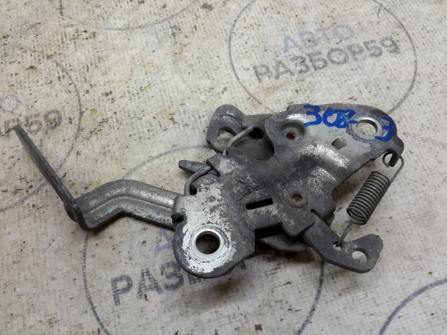 Замок капота Peugeot 308