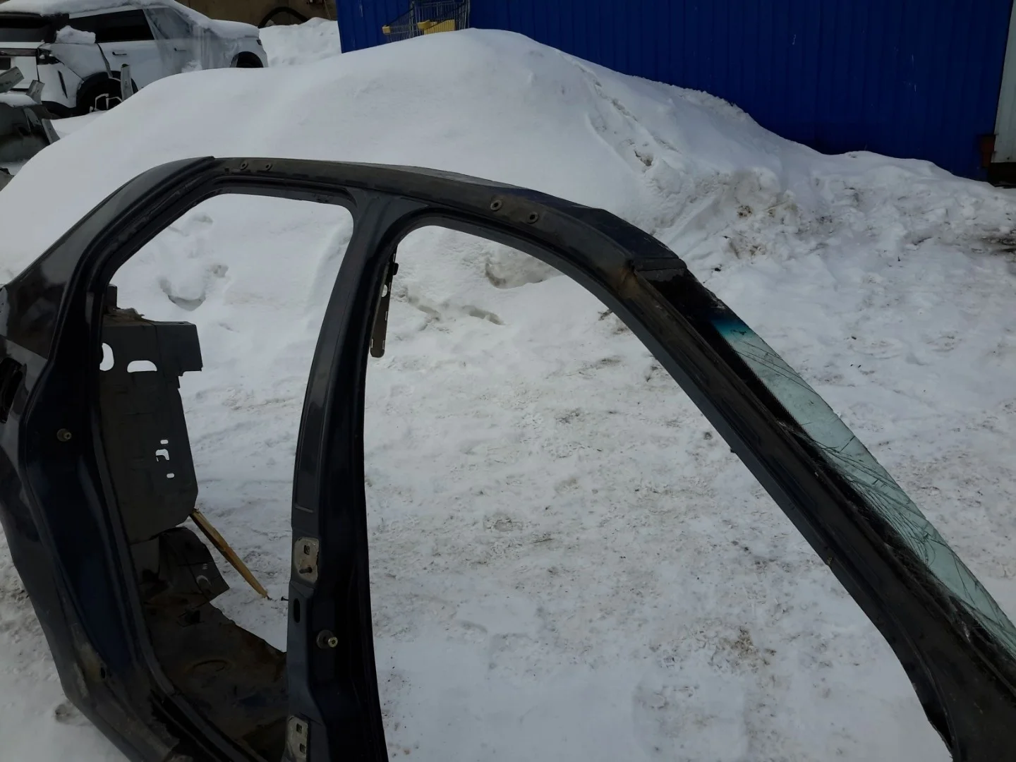 Стойка крыши правая Renault Logan 1