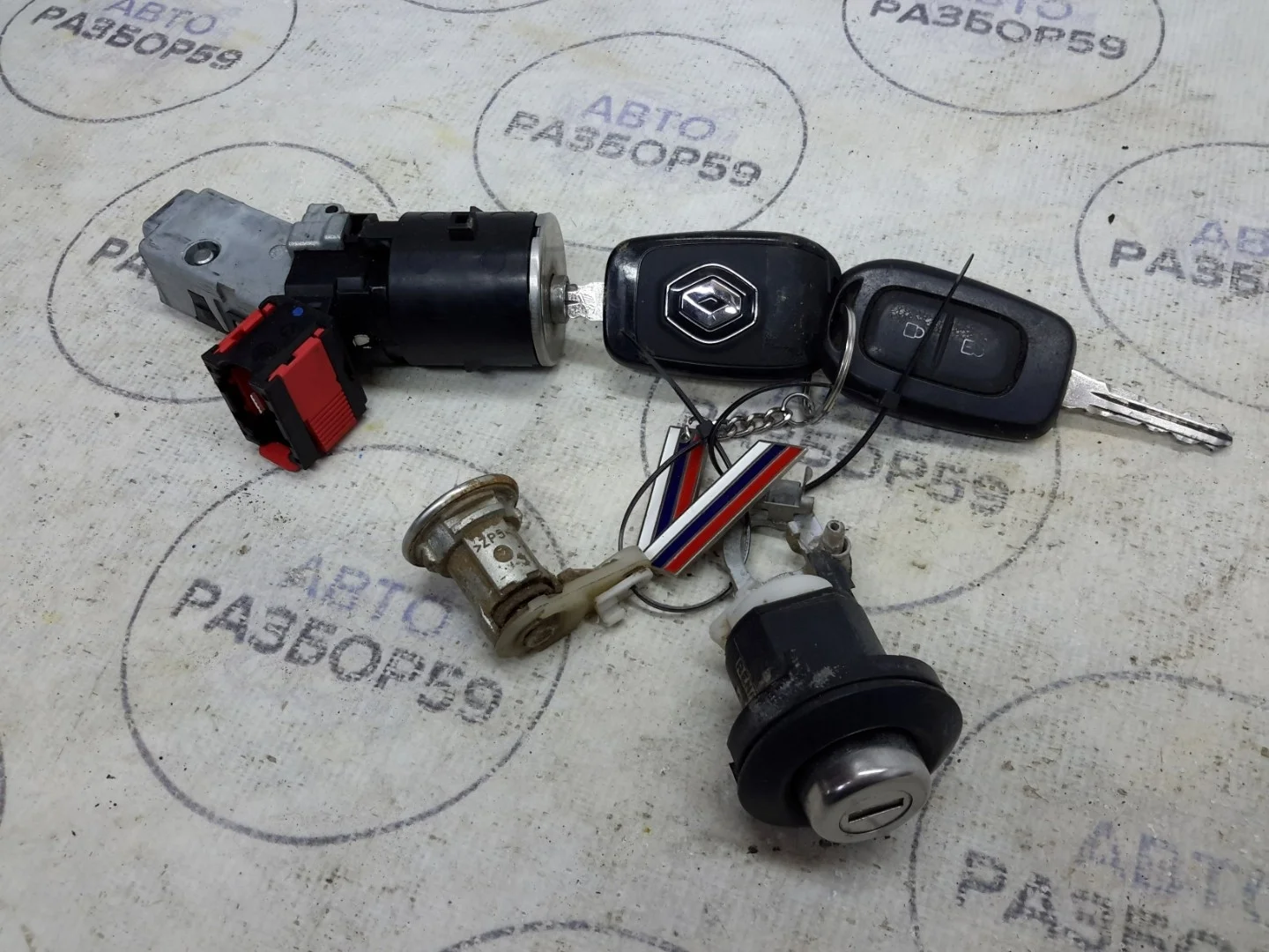 Замок зажигания Renault Logan 2